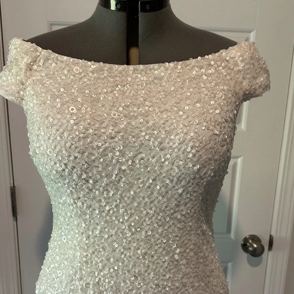 Elegant Off White Sequin Dress - Picture 2 of 6